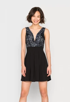 Wal G Belle V Neck Skater Dress – Cocktail Dress / Party Dress . Excellent|Women Dress