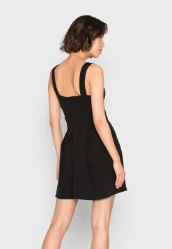 Wal G Belle V Neck Skater Dress – Cocktail Dress / Party Dress . Excellent|Women Dress